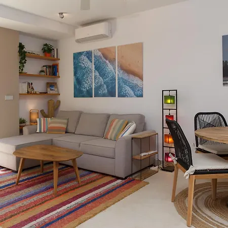 Deja Blue - Rent Modern Penthouse דירה טריפה