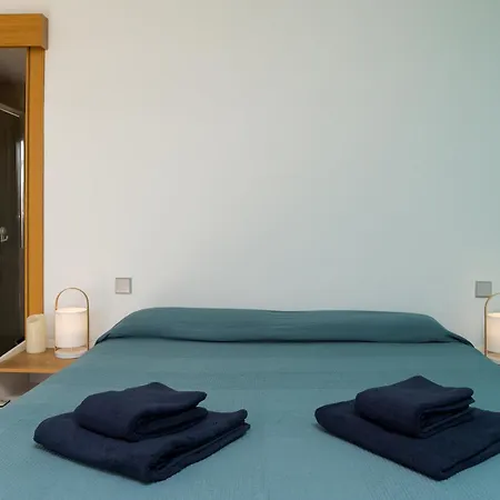 Deja Blue - Rent Modern Penthouse דירה