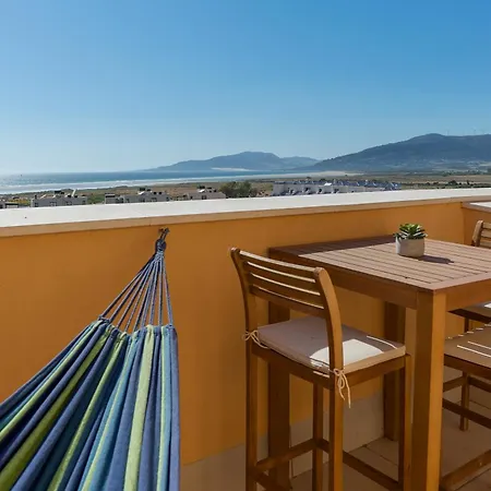 Deja Blue - Rent Modern Penthouse Apartment *