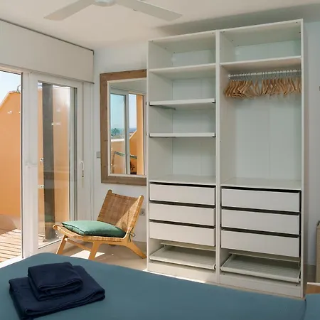 Deja Blue - Rent Modern Penthouse Daire