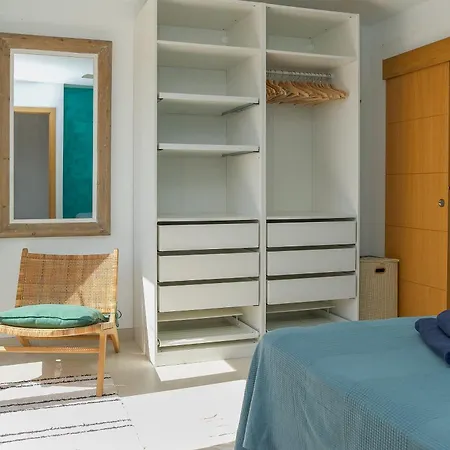 Deja Blue - Rent Modern Penthouse *