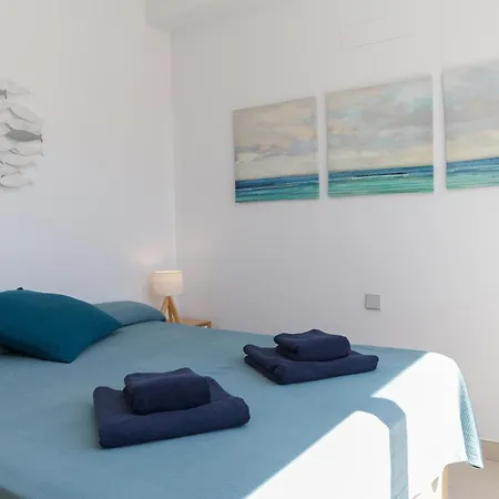 Deja Blue - Rent Modern Penthouse *