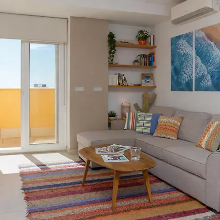 Deja Blue - Rent Modern Penthouse